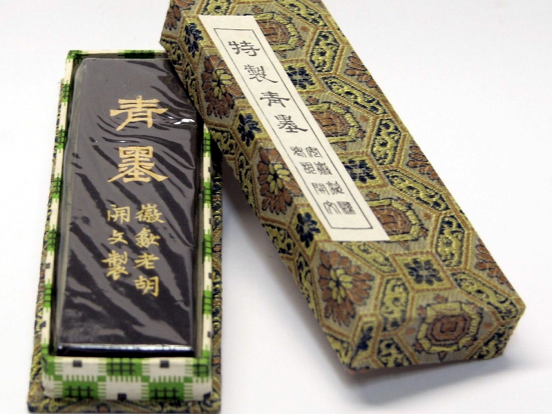 胡開文特製青茶墨條 2 tael Special Indigo Tea Ink Stick