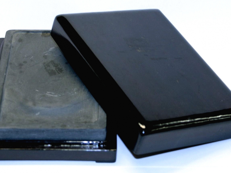 端硯木合裝中 Medium  Artist Grade Ink Stone in Wooden Box